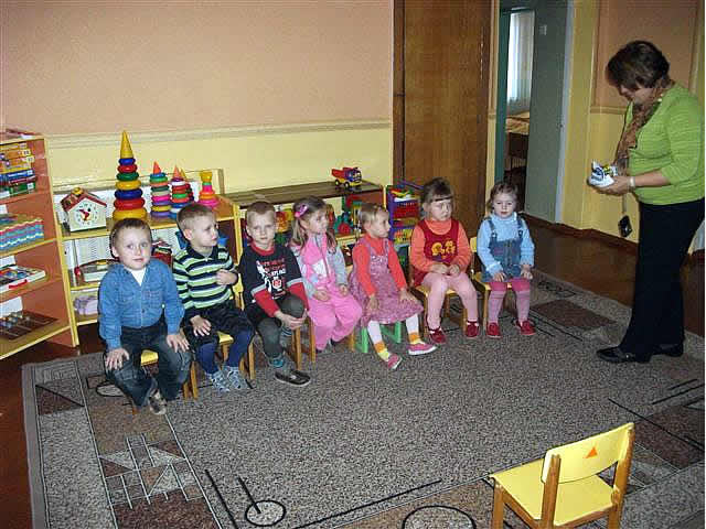 Sponsor visiting a kindergarten